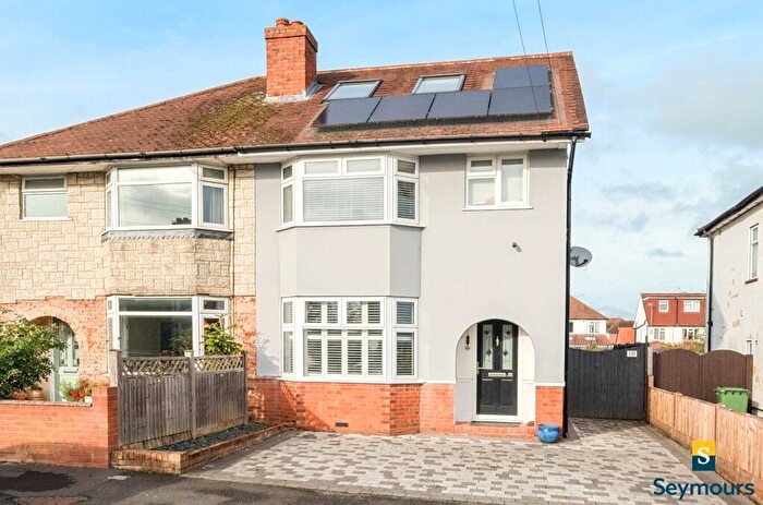 4 Bedroom Semi Detached House For Sale In Byrefield Road, Guildford, Surrey, GU2