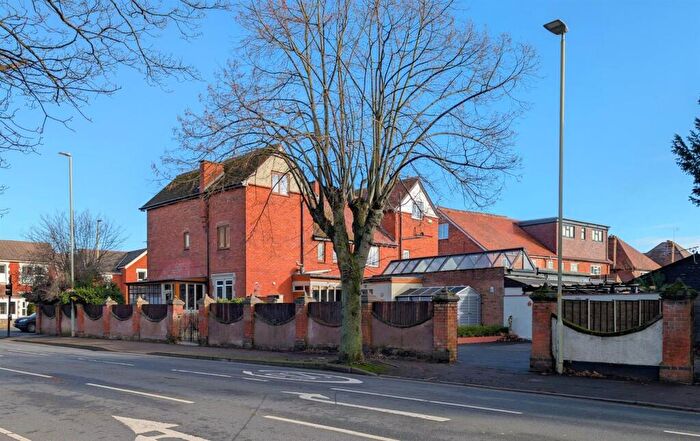 5 Bedroom Semi Detached House For Sale In Stroud Road, Gloucester, GL1