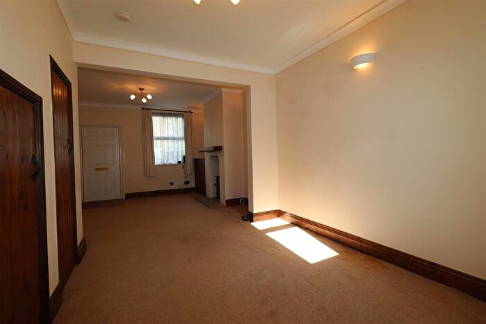 1 Bedroom Terraced House To Rent In Buxton Road, Macclesfield, SK10