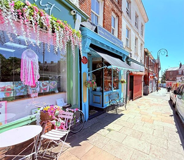 2 Bedroom Flat To Rent In Market Place, Prescot, L34