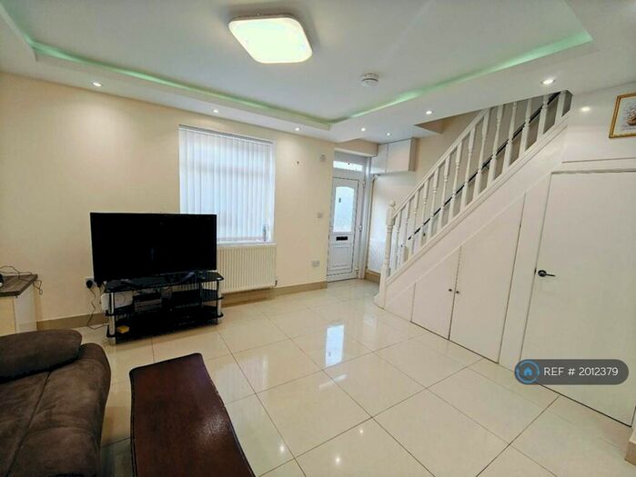 4 Bedroom Terraced House To Rent In Bevans Row, Port Tennant, Swansea, SA1