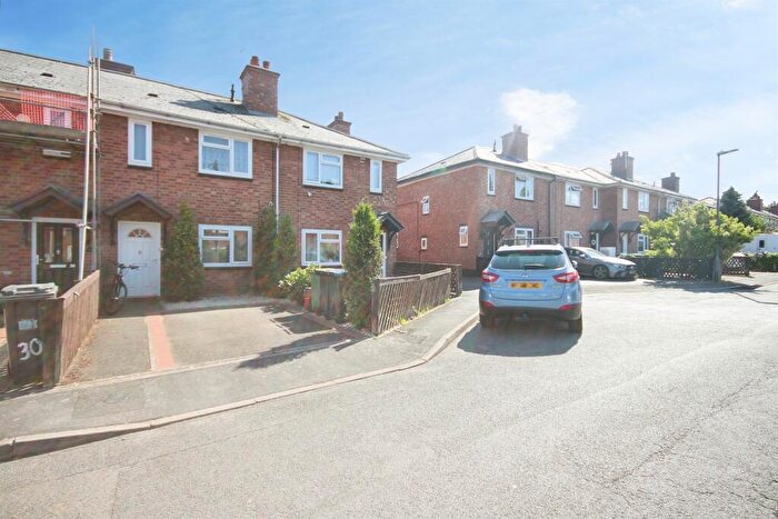 2 Bedroom Terraced House For Sale In Windmill Road, Leamington Spa, CV31