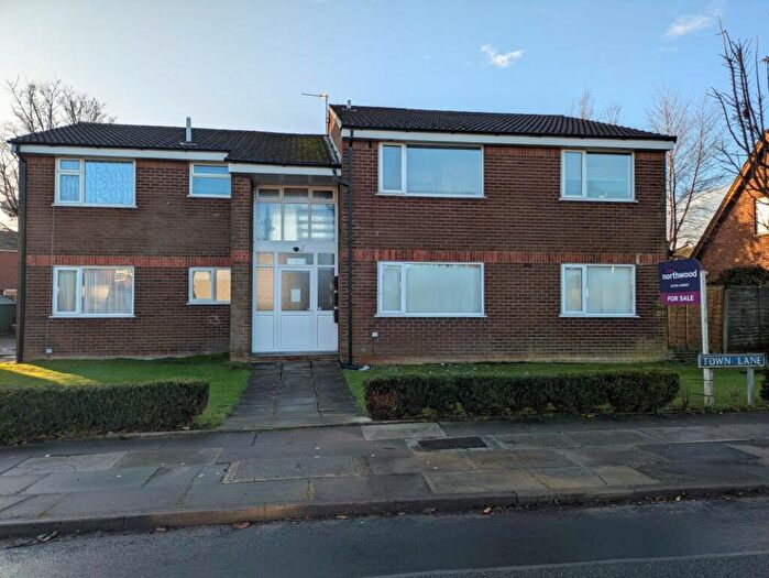 1 Bedroom Apartment For Sale In Berwyn Court, Town Lane, Southport, Merseyside, PR8