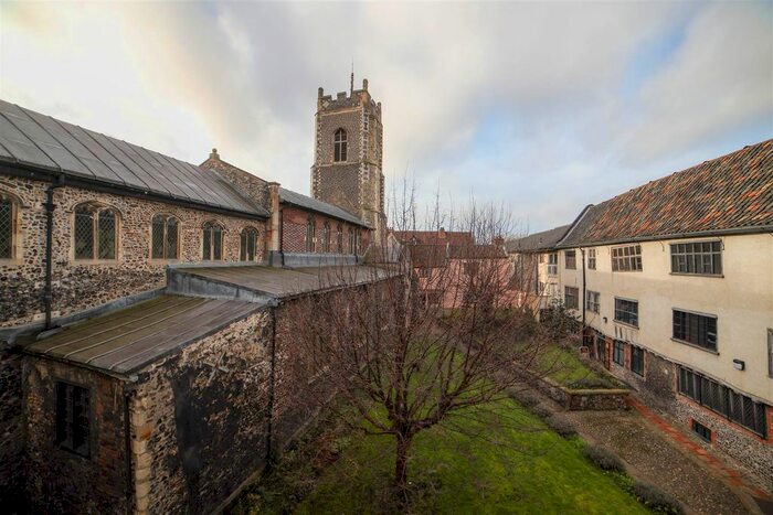 3 Bedroom Flat To Rent In Opposite The Cathedral, Norwich, NR3