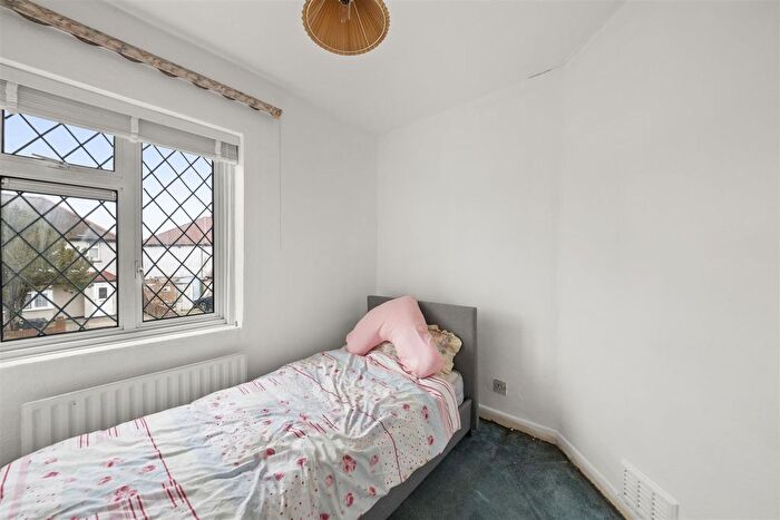 3 Bedroom Semi-Detached House For Sale In West End Lane, Harlington, Hayes, UB3