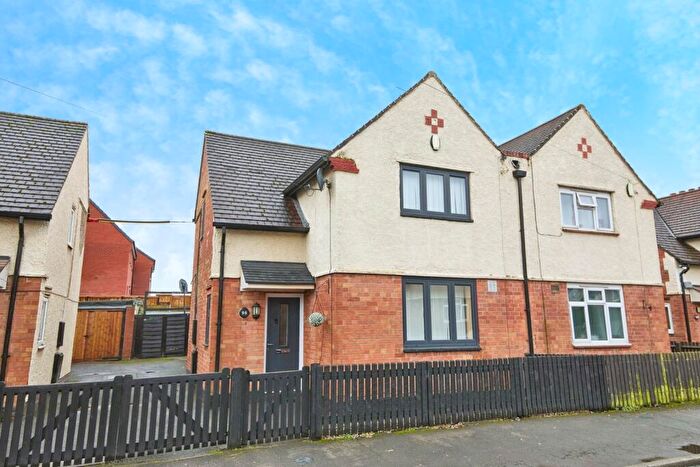3 Bedroom Semi-Detached House For Sale In Hawthorn Street, Derby, Derbyshire, DE24
