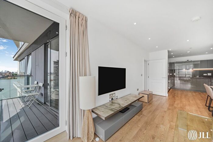 2 Bedroom Flat To Rent In Harrison Walk, London, SE10