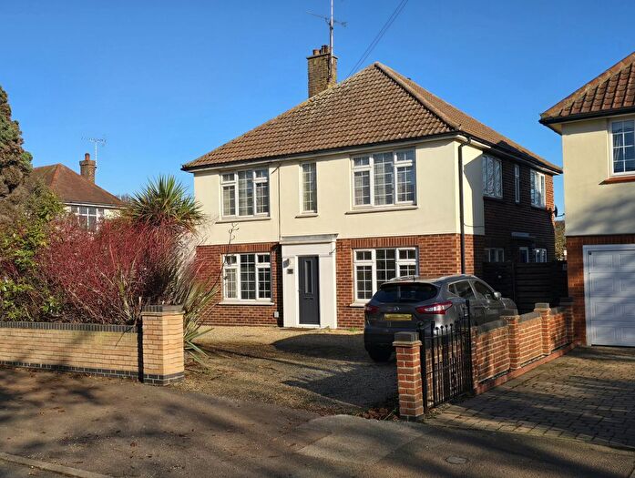 3 Bedroom Flat For Sale In Beatrice Avenue, Felixstowe, IP11