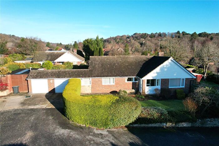 3 Bedroom Bungalow For Sale In Manor Close, Haslemere, Surrey, GU27