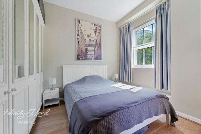 1 Bedroom Flat For Sale In Cartwright Street, Tower Hill, London, E1