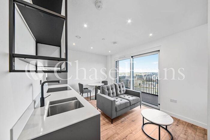 Bungalow To Rent In The Exchange, Fauna Walk, Watford, WD24