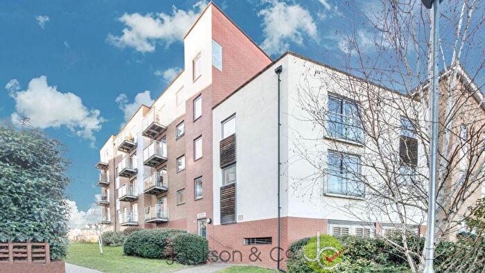 1 Bedroom Flat To Rent In Hawkins Road, Essex, CO2