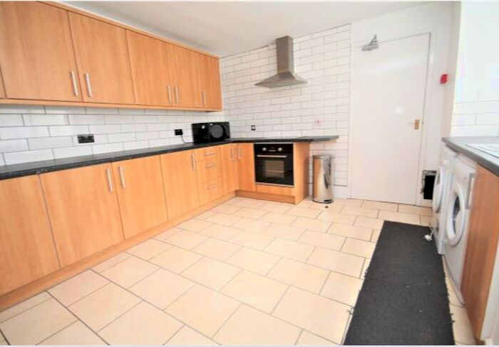 6 Bedroom Flat To Rent In North Cliff Street, Preston, PR1