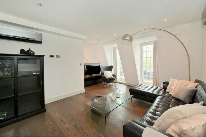 2 Bedroom Flat To Rent In Buckingham Palace Road, Westminster, SW1W