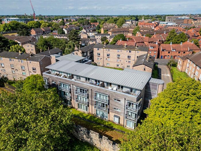 1 Bedroom Flat To Rent In Mcquades Court, York, YO1