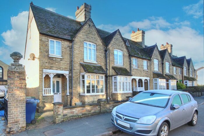 2 Bedroom End Of Terrace House To Rent In High Street, Somersham, PE28