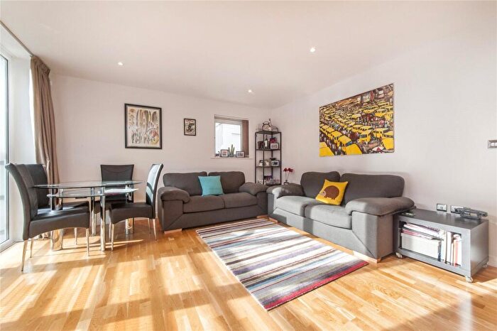 1 Bedroom Flat To Rent In Island Apartments, Coleman Fields, N1