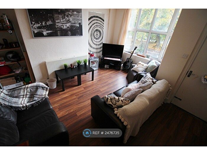 2 Bedroom Terraced House To Rent In Talbot View, Leeds, LS4