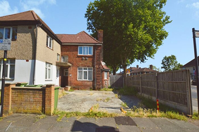 2 Bedroom Property For Sale In Prince Regent Lane, London, E13