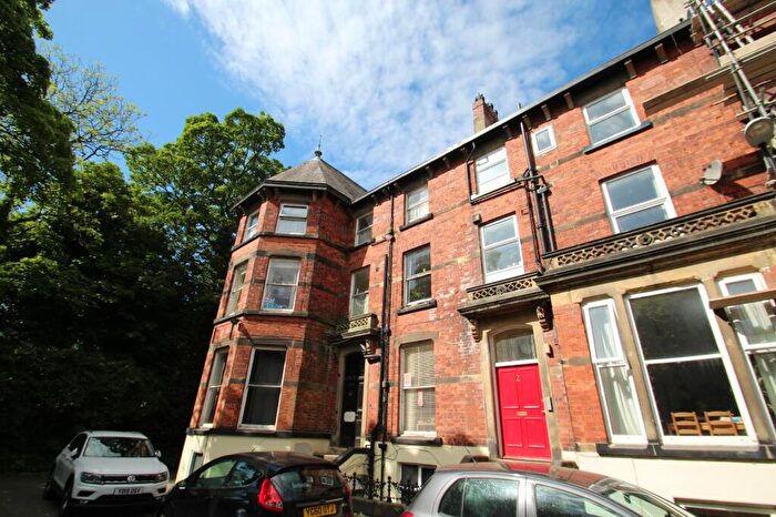 2 Bedroom Flat To Rent In Westfield Terrace, Leeds, West Yorkshire, LS7