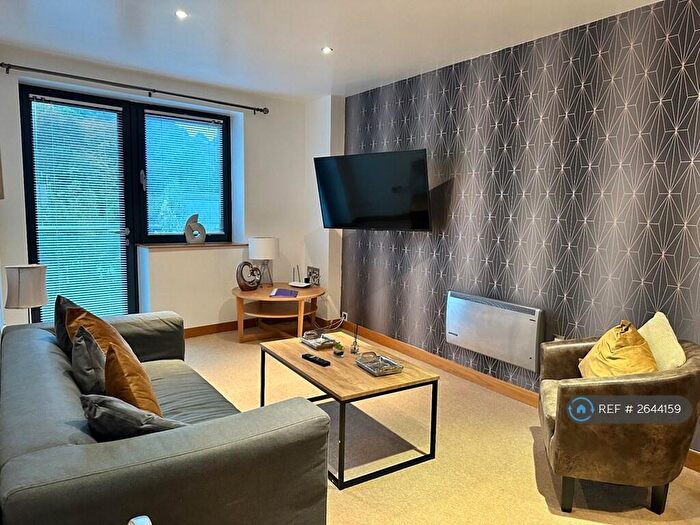 2 Bedroom Flat To Rent In Shipley, Shipley, BD17