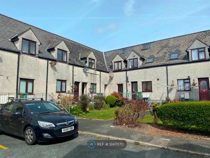 2 Bedroom Terraced House To Rent In Shaftesbury Court, Plymouth, PL4