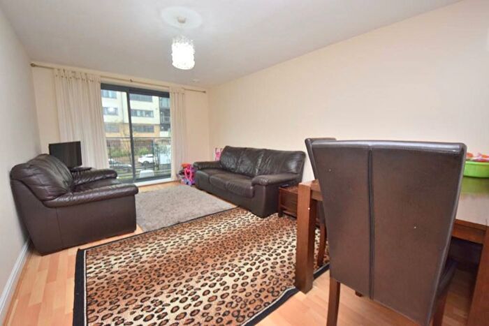 2 Bedroom Flat To Rent In Eastern Ave, Ilford, IG2