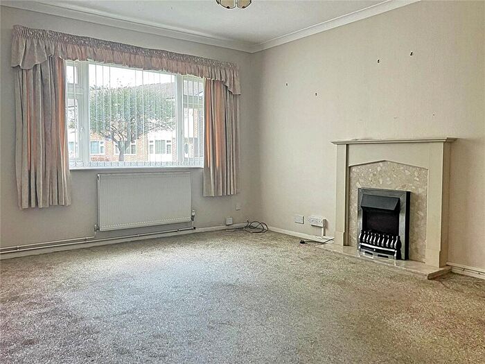 2 Bedroom Flat For Sale In Elm Place, Rustington, Littlehampton, West Sussex, BN16