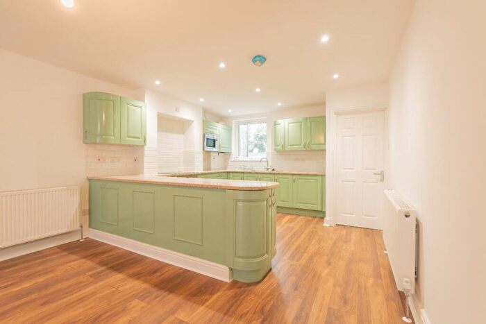 4 Bedroom Flat For Sale In Floyd Road, London, Greater London, SE7