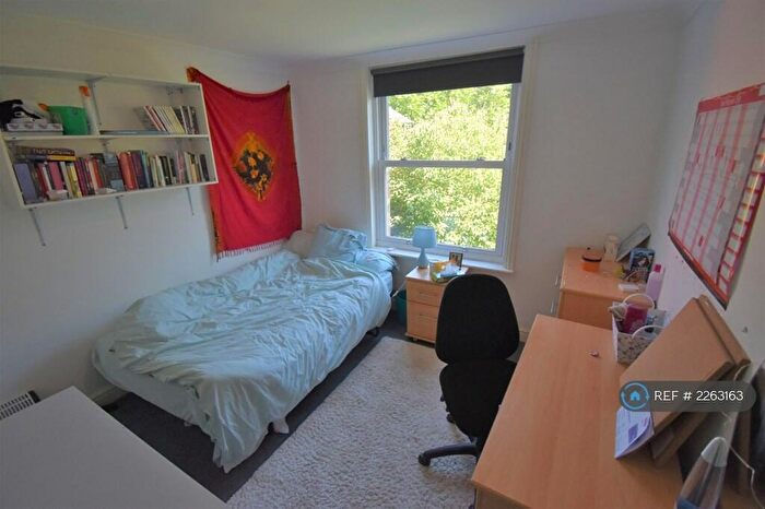 10 Bedroom End Of Terrace House To Rent In London Road, Reading, RG1