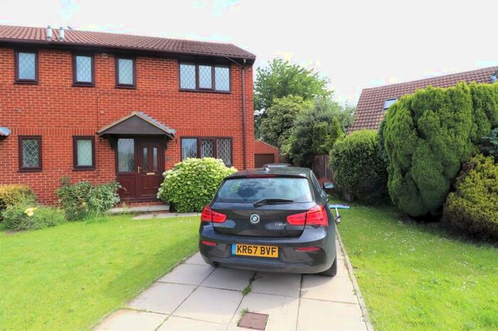 3 Bedroom Semi-Detached House To Rent In Railsfield Rise, Leeds, LS13