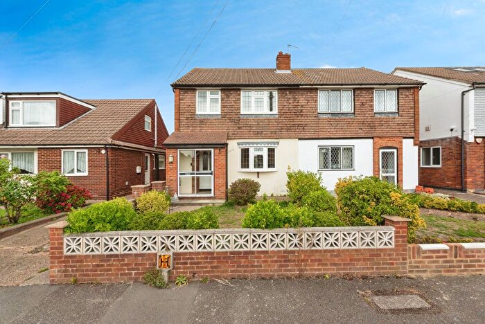 3 Bedroom Semi-detached House For Sale In The Gardens, Feltham, TW14