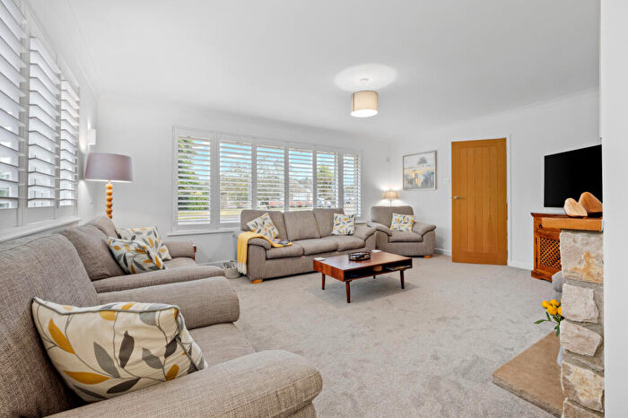 4 Bedroom Bungalow For Sale In Wareham, Dorset, BH20