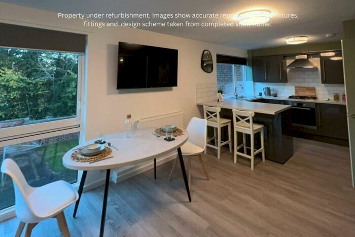 2 Bedroom Apartment To Rent In Rosebarn Park, EX4