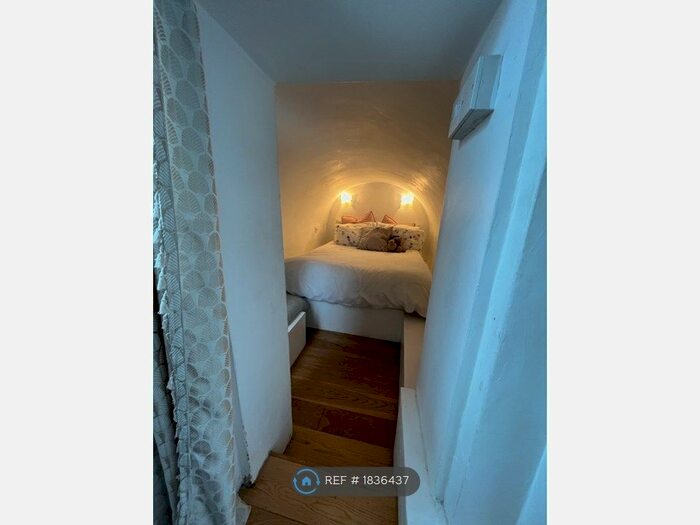 2 Bedroom Flat To Rent In Arlington Road, London, NW1