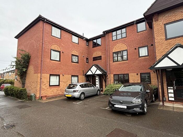 2 Bedroom Flat For Sale In Flat Rugby Court, Grantham, Lincolnshire, NG31