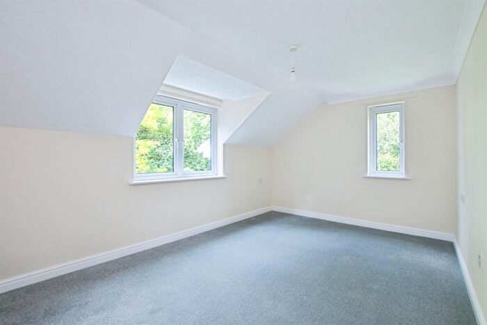 1 Bedroom Retirement Property To Rent In St Georges Court, Ringwood Road, Ferndown, BH22