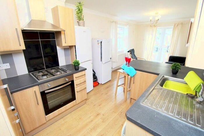 5 Bedroom Terraced House To Rent In Harrow Road, Southsea, PO5
