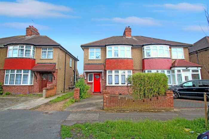 3 Bedroom Semi-Detached House To Rent In Hitherbroom Road, Hayes, Middlesex, UB3