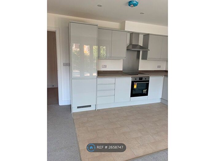 2 Bedroom Flat To Rent In Guildford Road, Bagshot, GU19