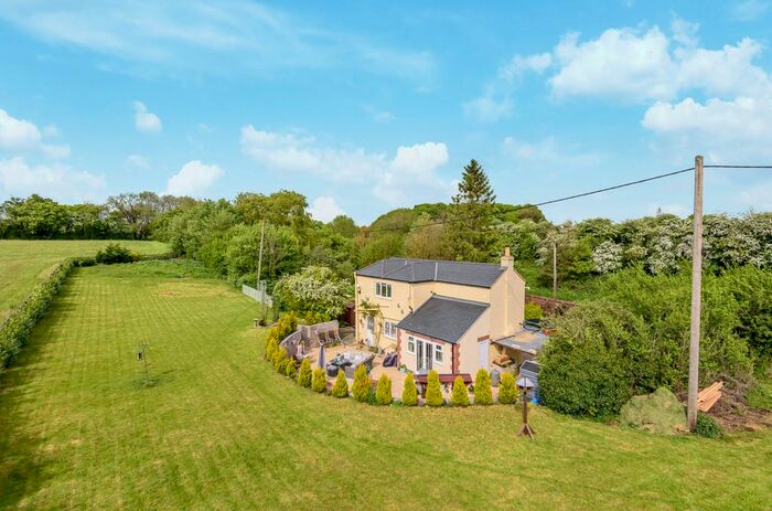 3 Bedroom Detached House For Sale In The Folly, Lyneham, SN15