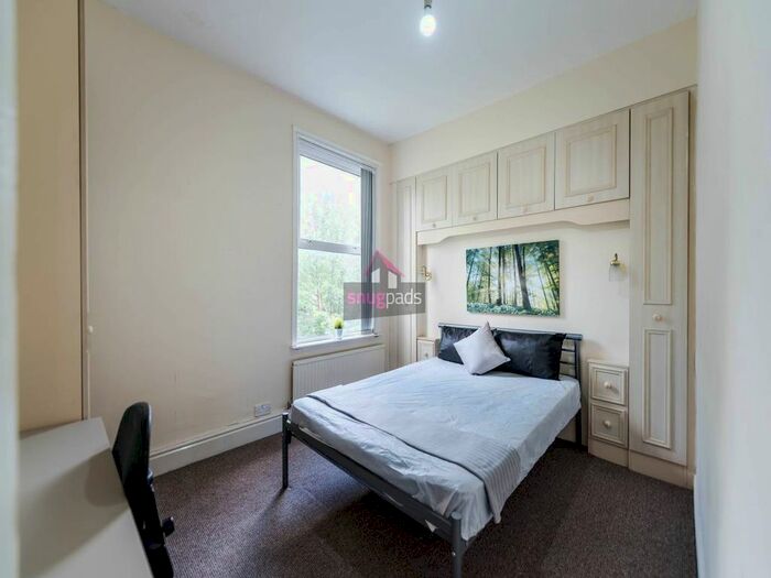 4 Bedroom Property To Rent In Wallness Lane, Salford, M6