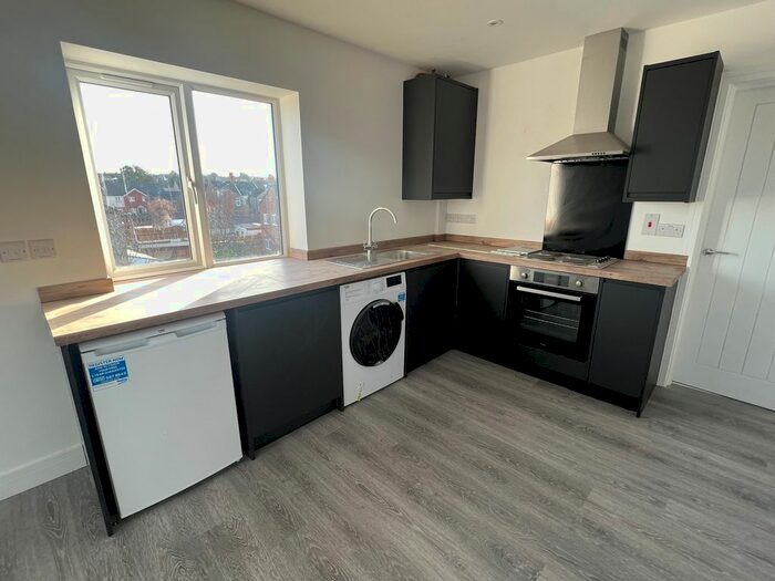 2 Bedroom Flat To Rent In Avenue Road, Rugby, CV21