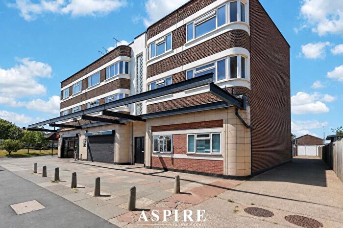 2 Bedroom Flat For Sale In Manners Way, Southend-On-Sea, SS2