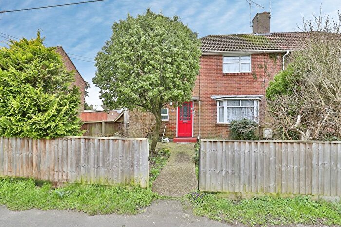 2 Bedroom Semi-Detached House For Sale In Queens Way, Ringwood, Hampshire, BH24