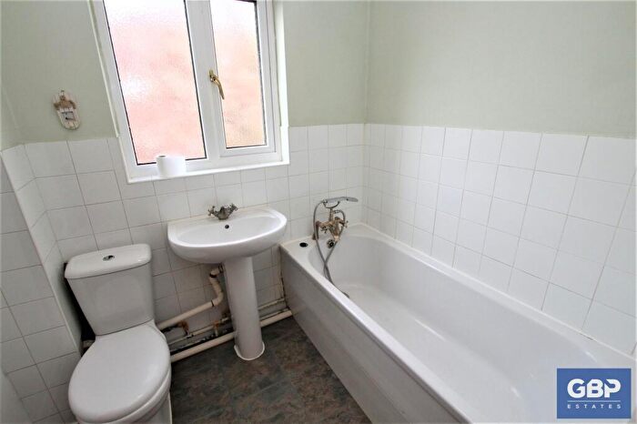 1 Bedroom Terraced House To Rent In Sapphire Close, Dagenham, RM8