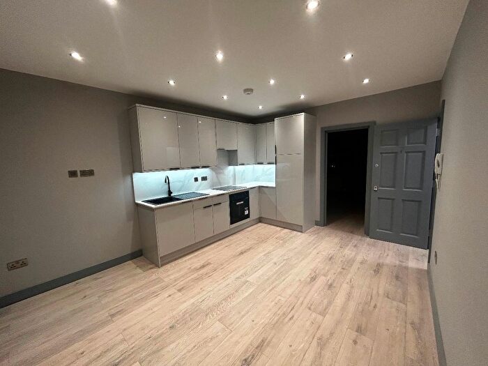 1 Bedroom Flat To Rent In Upper Green West, Mitcham, CR4