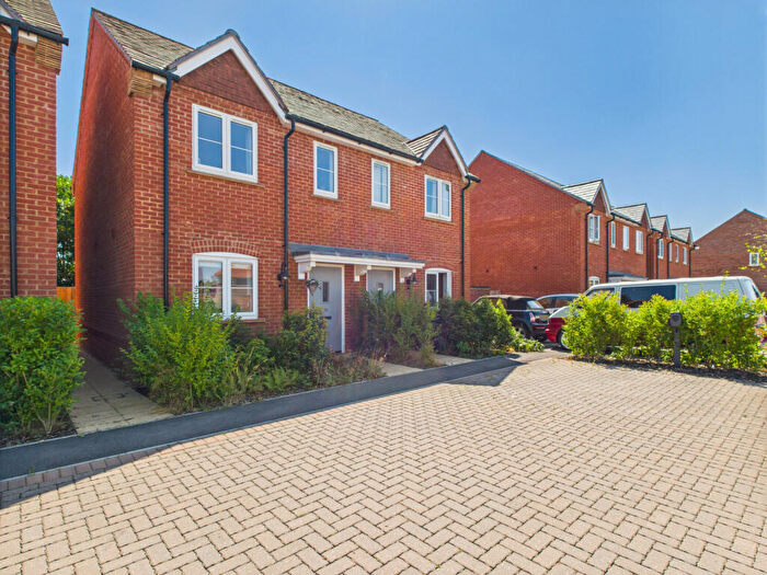 2 Bedroom Semi Detached House For Sale In Phoenix Drive, Warsash, SO31