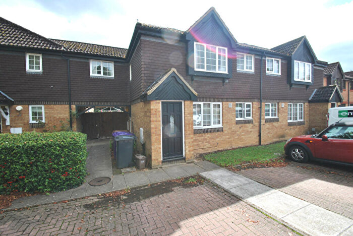 2 Bedroom Maisonette To Rent In Rosemont Close, Letchworth Garden City, SG6