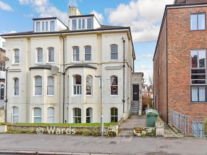 2 Bedroom Flat For Sale In Cheriton Road, Folkestone, Kent, CT20